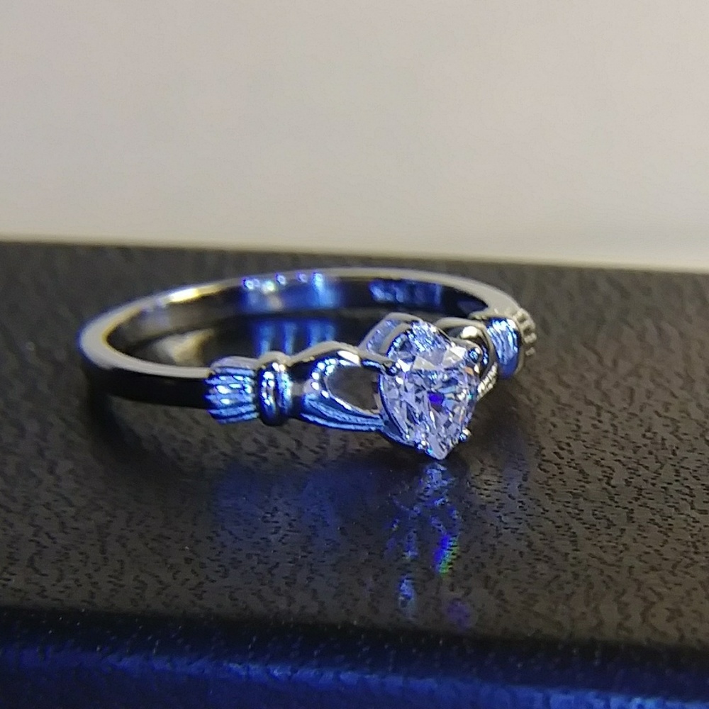 925 Sterling Silver Sona Diamond Claddagh Ring